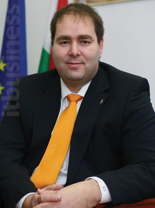 35351 13 Vetesi istvan 9783