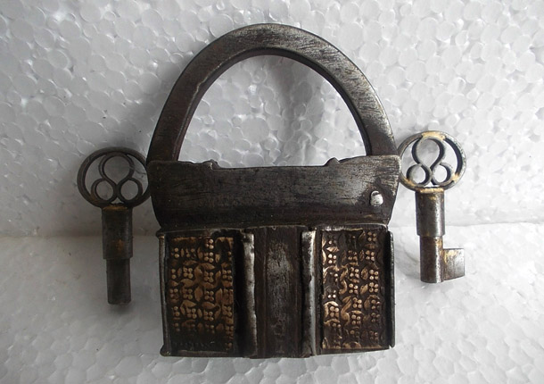 37261 28 two keys lock