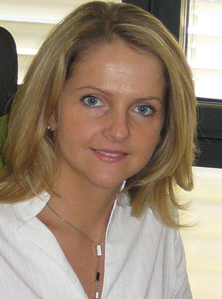 37708 11 Tompos Dora