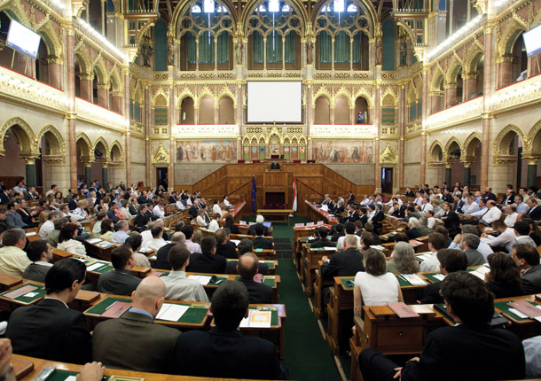 37868 12 7 nyitoeloadas