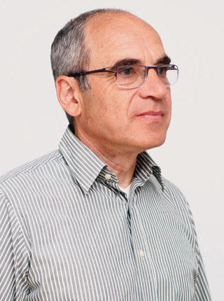 37964 15 Gado Peter