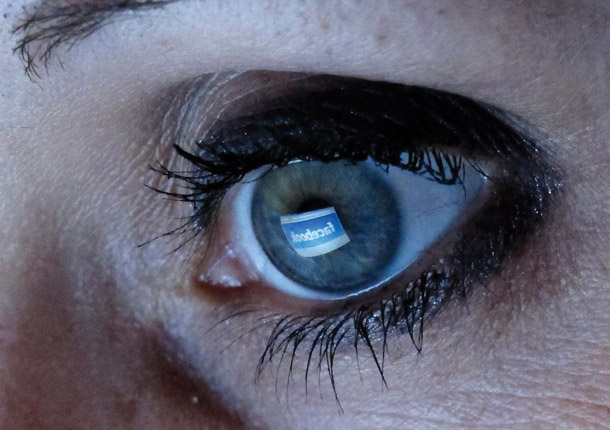 38507 32 facebookeyes