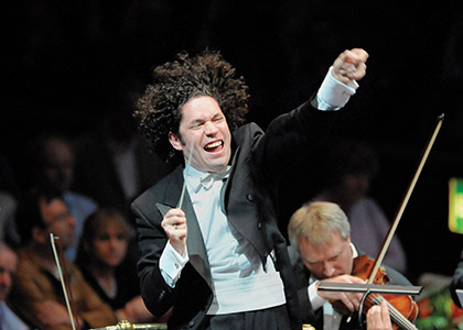 44349 40 LAPhil Dudamel 420