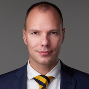 Dene Laszlo 102PS 400px