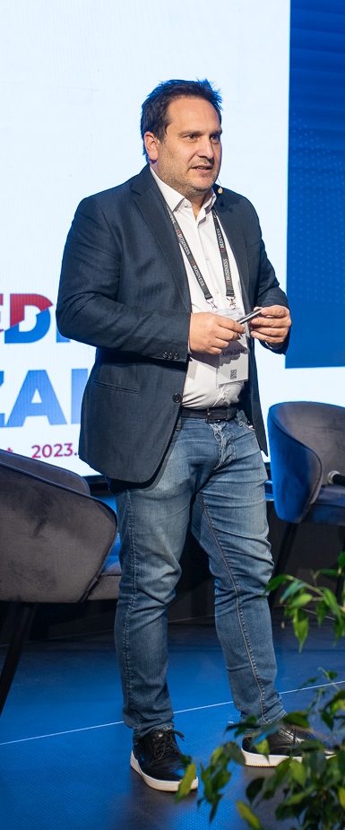 Kulifai Zoltán, 4iG Kulifai Zoltan 4iG