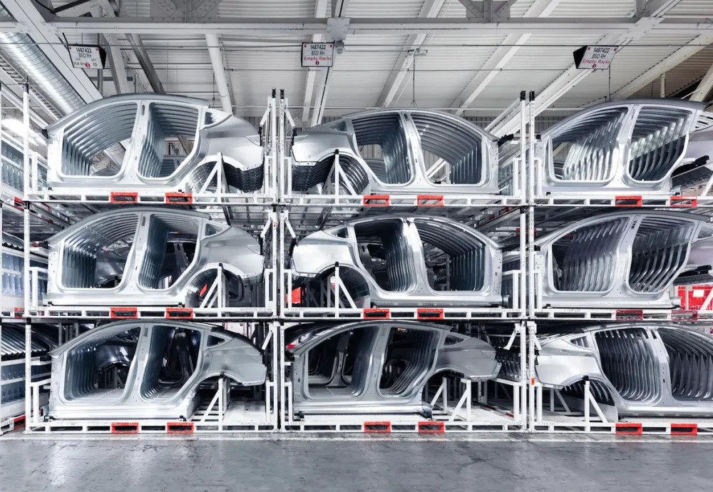 Tesla gigacasting