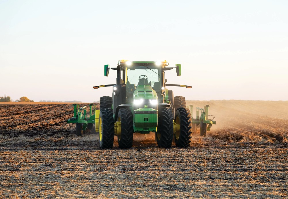 napvihar traktor GPS